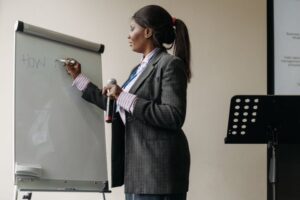 How to Become an Entrepreneur in the UK: A Practical Guide