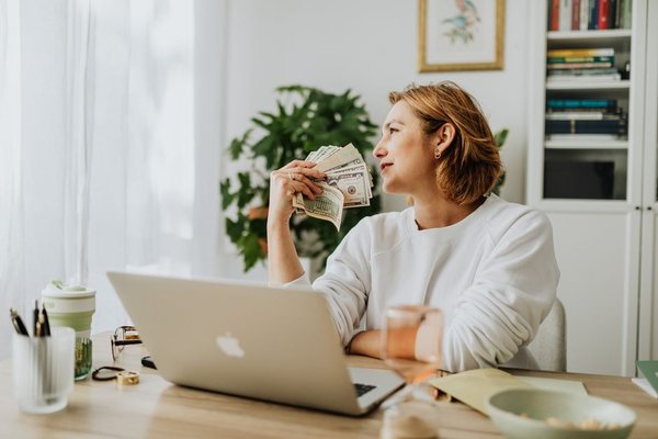 side hustle to full time entrepreneur